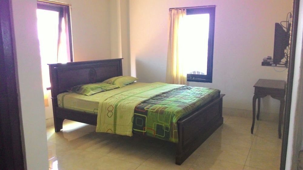 Oyo 586 Hotel Wijaya Kalasan Extérieur photo